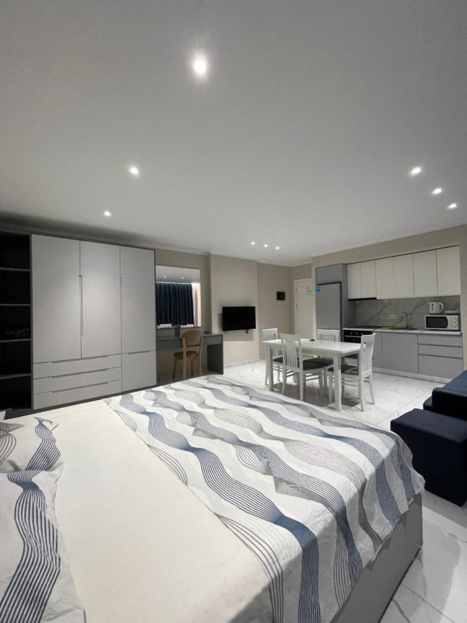 Modern Beachfront Apartments Sarandë エクステリア 写真